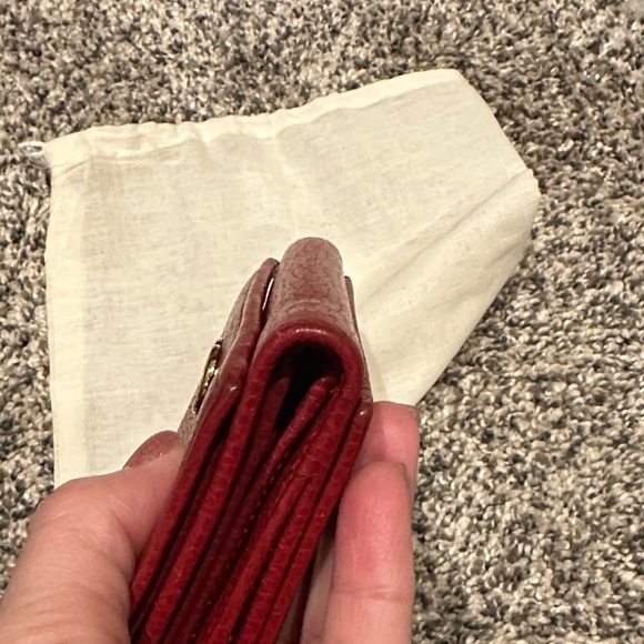 Gucci Red Leather Compact Wallet - Picture 10 of 11